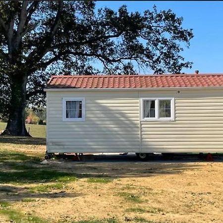 Готель Tiny House Souvans Екстер'єр фото