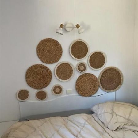 Готель Tiny House Souvans Екстер'єр фото